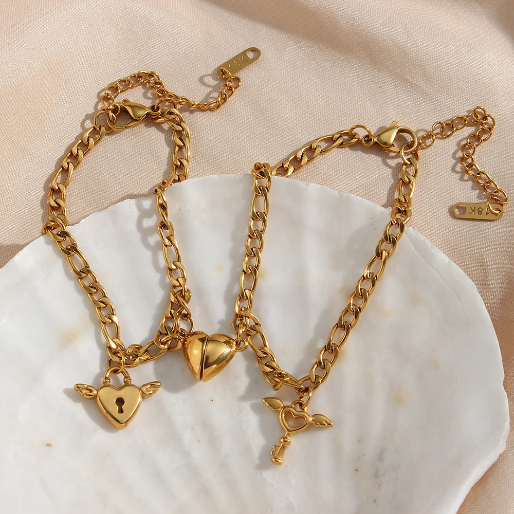 EDELSTAHL-ARMBÄNDER MIT HERZ UND SCHLÜSSEL