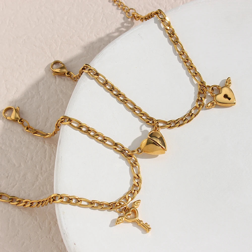 EDELSTAHL-ARMBÄNDER MIT HERZ UND SCHLÜSSEL